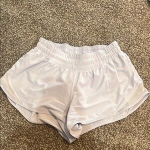 Lululemon Periwinkle Hotty Hot shorts size 4   2.5 inch